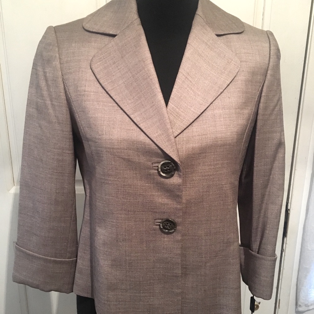 Tahari Neutral Colored Cropped Jacket, Size 2p